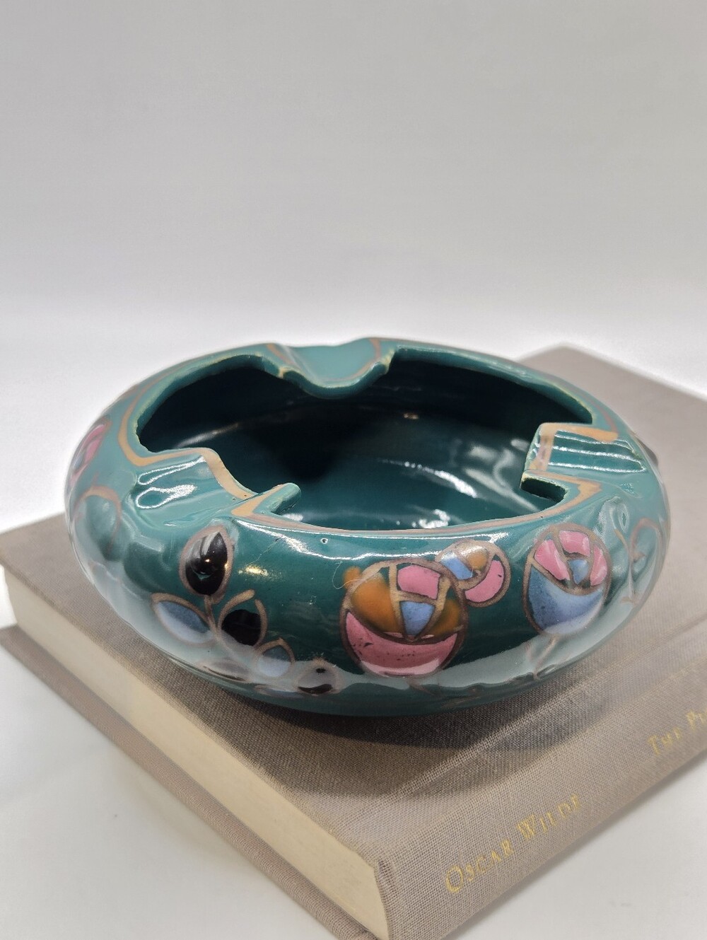 Mid Century VTG 4" Ashtray Fairy Green Flower Grandmacore Gold Trim aesthetic